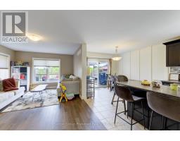 6 MOFFATT AVENUE - 8
