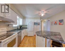 29 LAUREL CRESCENT - 12