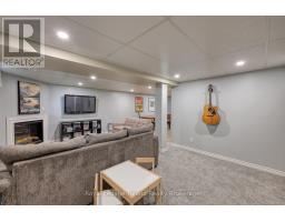 29 LAUREL CRESCENT - 26
