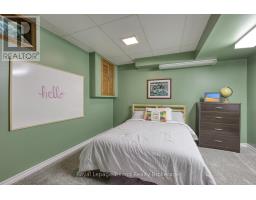 29 LAUREL CRESCENT - 28
