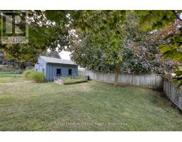 29 LAUREL CRESCENT - 38