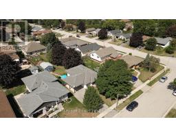 29 LAUREL CRESCENT - 42