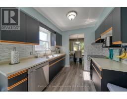 5 MOHICAN DRIVE - 18