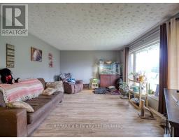936549 BLENHEIM ROAD - 33