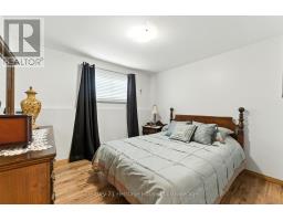 1043 CANFIELD CRESCENT - 26