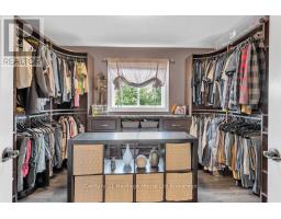 12 OLIVER CRESCENT - 22