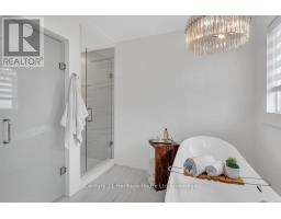 12 OLIVER CRESCENT - 25