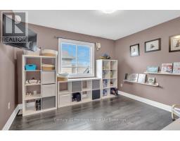 12 OLIVER CRESCENT - 27