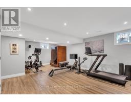 12 OLIVER CRESCENT - 32