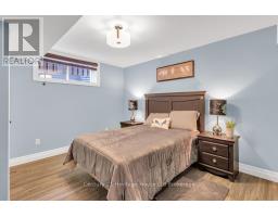 12 OLIVER CRESCENT - 34