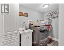 12 OLIVER CRESCENT - 35