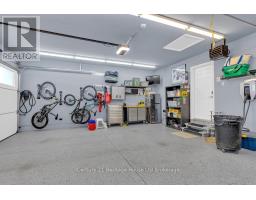 12 OLIVER CRESCENT - 36