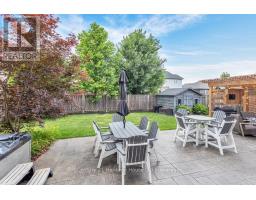 12 OLIVER CRESCENT - 40