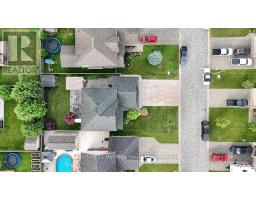 12 OLIVER CRESCENT - 47