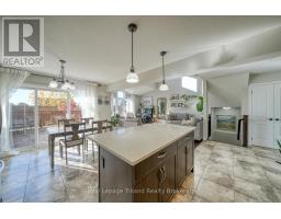 722 FRONTENAC CRESCENT - 14