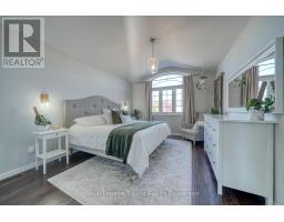 722 FRONTENAC CRESCENT - 18