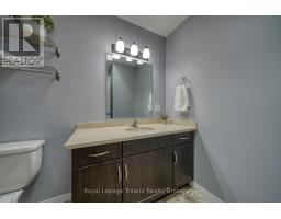 722 FRONTENAC CRESCENT - 24