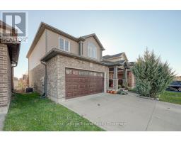 722 FRONTENAC CRESCENT - 3