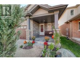 722 FRONTENAC CRESCENT - 4