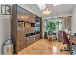 5 DEREHAM DRIVE - 13