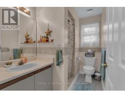 5 DEREHAM DRIVE - 17