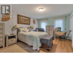 5 DEREHAM DRIVE - 18