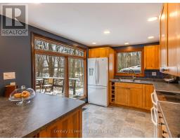 525639 OXFORD CENTRE ROAD - 15