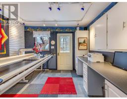 525639 OXFORD CENTRE ROAD - 19