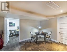 525639 OXFORD CENTRE ROAD - 38