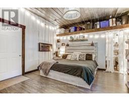 714624 MIDDLETOWN LINE - 35