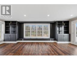 1349 QUEEN STREET - 22