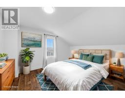 1349 QUEEN STREET - 25