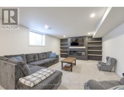 7 CHARLES COURT - 32