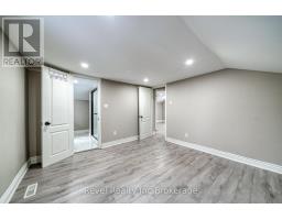 123 CHARLES STREET E - 20