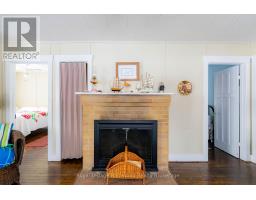 4 JENNY WREN LANE - 18