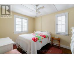 4 JENNY WREN LANE - 24