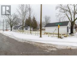 4 JENNY WREN LANE - 33