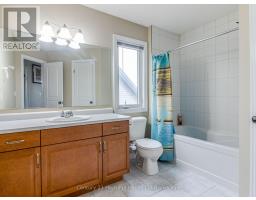 702 FRONTENAC CRESCENT - 26