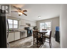 118 CANROBERT STREET - 12