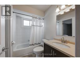 118 CANROBERT STREET - 30