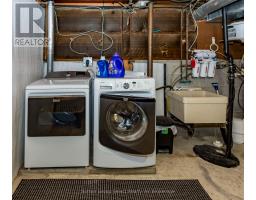 45 NORTHLAND CRESCENT - 32