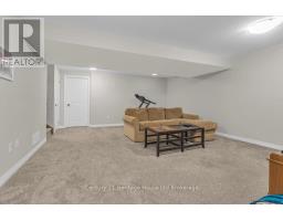 19 LIVINGSTON DRIVE - 7