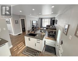 813 WILTON CRESCENT - 14