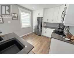 813 WILTON CRESCENT - 17