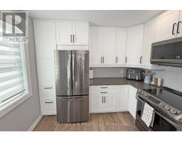 813 WILTON CRESCENT - 19