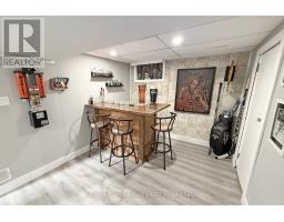 813 WILTON CRESCENT - 28