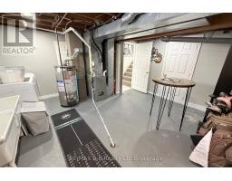 813 WILTON CRESCENT - 32