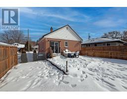 813 WILTON CRESCENT - 40