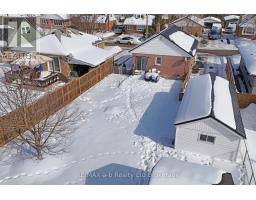 813 WILTON CRESCENT - 42