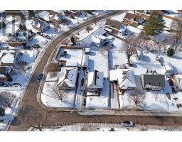 813 WILTON CRESCENT - 5